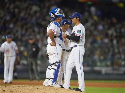 王維中遭連續安打狙擊 台灣遭逆轉5比6落後