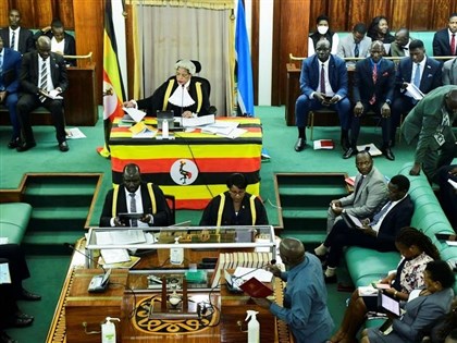 烏干達通過全面反同性戀法案 恐依性別認同入罪