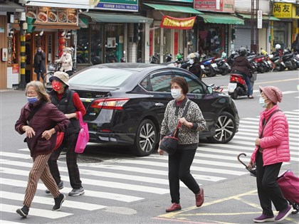 擺脫行人地獄稱號 王國材：騎樓整平、縮減車道等可以馬上做的趕快做