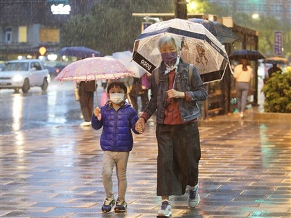 對流雲系發展旺盛 嘉義以北13縣市大雨特報