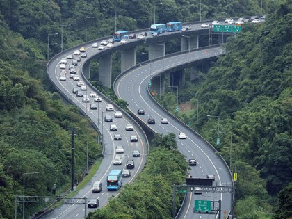 早安世界》清明連假湧北返車潮 今留意15地雷路段國5估塞到隔日凌晨