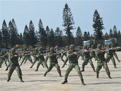 國軍訓練實戰化取消刺槍術 雙人對刺應用納近戰格鬥課程