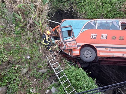 花蓮客運車禍1死5傷挨罰9萬 吊銷牌照3個月