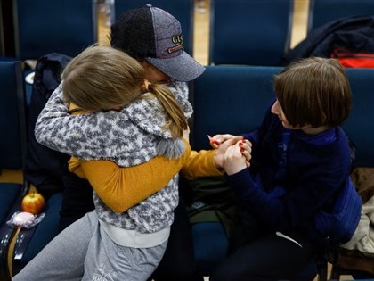 遭俄送至「夏令營」半年 31名烏克蘭兒童終返家