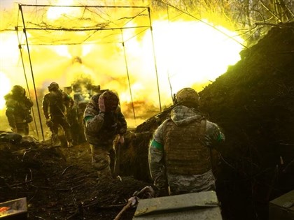 俄軍朝烏東推進 猛烈火力集中巴赫姆特