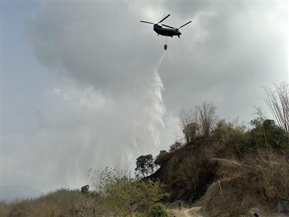 高雄內門山林大火延燒多日 累計逾300人搶救火勢獲控制