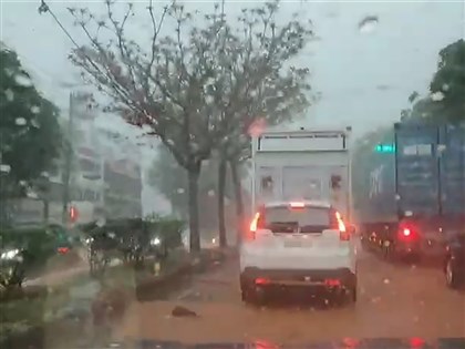 圖輯／春雨釀災台中道路嚴重積水 各縣市災情一覽