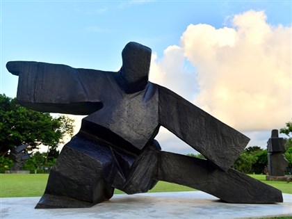 朱銘「太極」揚名國際 庶民寫意與東方抽象永留人間