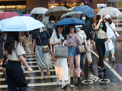 早安世界》東北季風今晚增強29日再有鋒面接近 中南部偶有陣雨