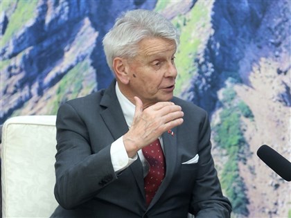 法參議院友台小組主席李察訪台 蔡總統28日接見