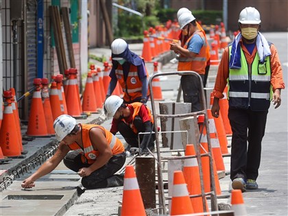 總統：明年續撥千億挹注勞保基金 確保穩健運作