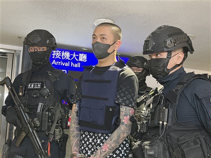 新北當鋪槍擊案主嫌「鯨魚」押解返台 警掌握教唆證據