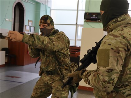 【特派談新事S2E70】中央社記者二訪烏克蘭  直擊國土防衛軍訓練場