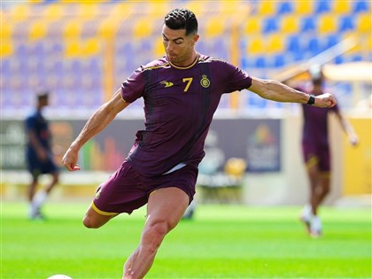 富比世最吸金運動員 C羅狂撈42億居冠