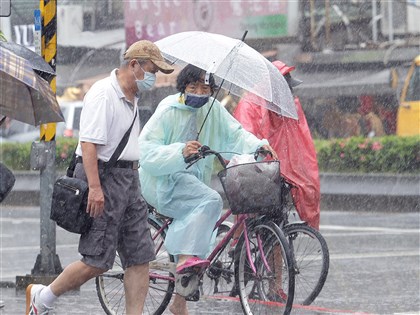 台中苗栗等6縣市大雨特報 台東防焚風高溫達36度