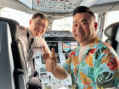 網紅進駕駛艙與張國煒拍照 民航局擬開罰星宇航空