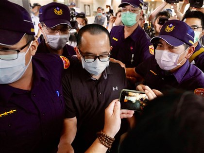 陳致中判1年報到入監 引「千磨萬擊還堅勁」明志