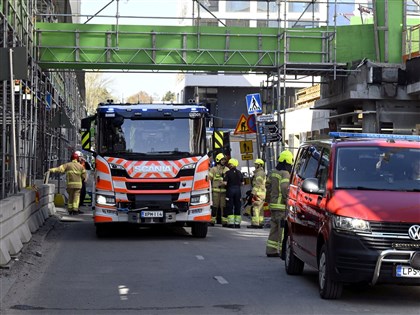 芬兰人行天桥崩塌24伤 大部分为孩童无生命危险