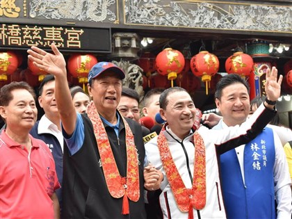 郭台銘新北合體侯友宜 2人致詞恭祝媽祖生日