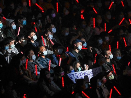 立院三讀 賣黃牛票最高罰票面價50倍、不正當取票最重關3年