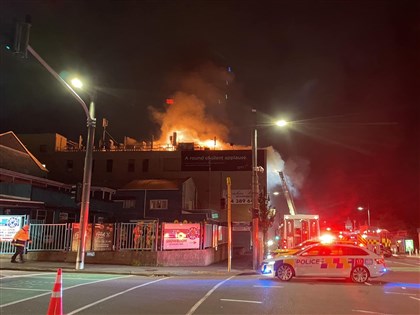 纽西兰Loafers Lodge旅馆火灾已知6死 警：屋顶可能坍塌