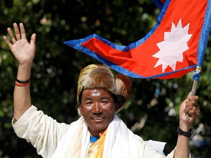 尼泊爾雪巴人27度攀上聖母峰 刷新登頂世界紀錄