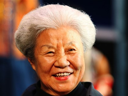 致力傳統融於現代 國家文藝獎得主劉鳳學辭世享耆壽98歲