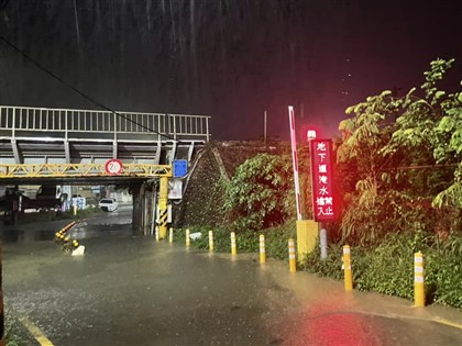 新竹豪雨特報多處淹水 香山高中緊急停課