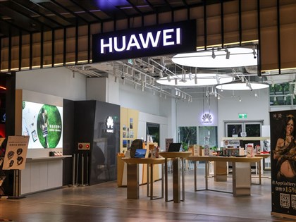 華為手機發展受限跌落神壇 台灣品牌店屢傳熄燈