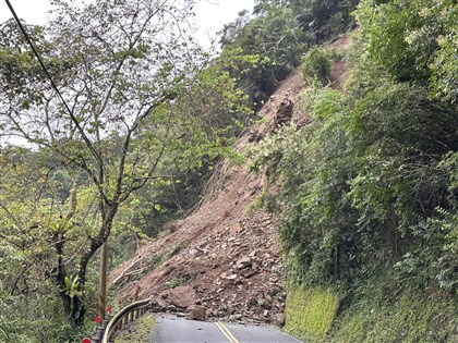 太平山遊樂區聯外道路坍方 228人受困估傍晚搶通