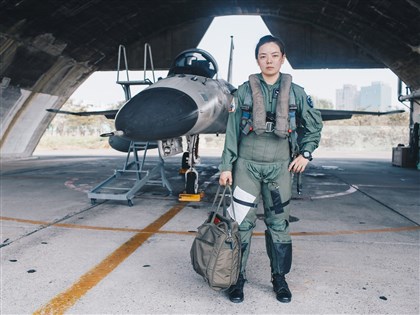 台灣女戰機飛行員捍衛國家登英媒 郭文靜：若男性能做到女性也可以