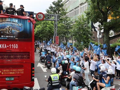 職籃PLG富邦勇士3連霸 封王遊行吸上千球迷【圖輯】