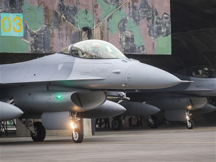 F-16V漢光演習起降民用豐年機場 國防部：助提升戰機存活率[影]