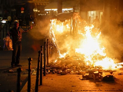 法國非裔青年遭警槍殺 種族與警察暴行議題再受矚目