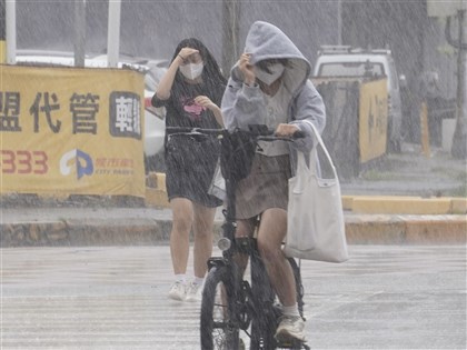 雙北台中17縣市大雨特報 台南高雄防大雷雨