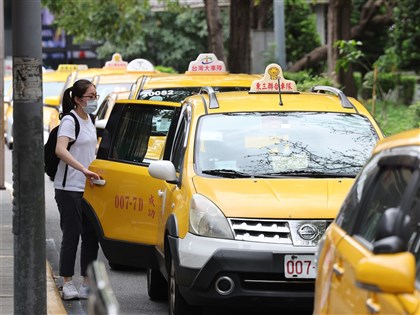 計程車路口違停要罰鍰記點 交通部輔導APP業者禁違規地點叫車