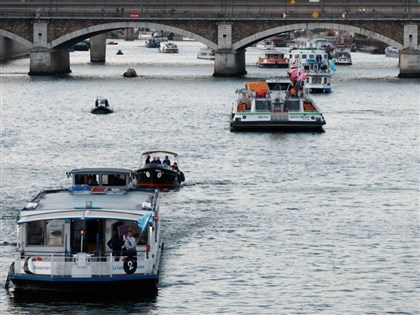巴黎奧運壯觀開幕式預演 40艘船航行塞納河