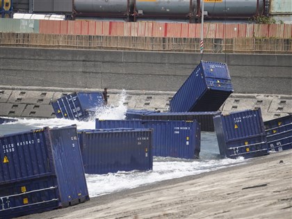 天使輪打撈颱風搶時間 王國材：先處理淺灘110只貨櫃