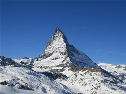 冰川消融速度加快 瑞士尋獲失蹤37年登山客遺骸