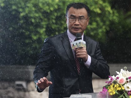 農業部揭牌成立 陳吉仲淋雨致詞：這一步走了35年