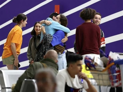 拜登籲立即釋放尼日總統 法國撤逾千公民和外國人