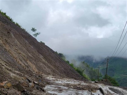 南投山區超大豪雨仁愛鄉雨量破300毫米 多處落石泥流