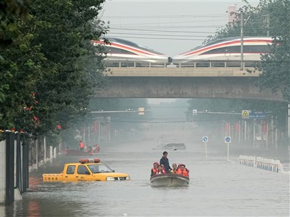 中國河北洪災轉移122.9萬人 淶水縣多村被淹失聯[影]