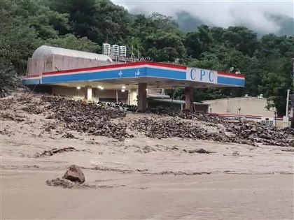 暴雨重創南投仁愛鄉 土石流掩埋加油站、台14線部分封閉