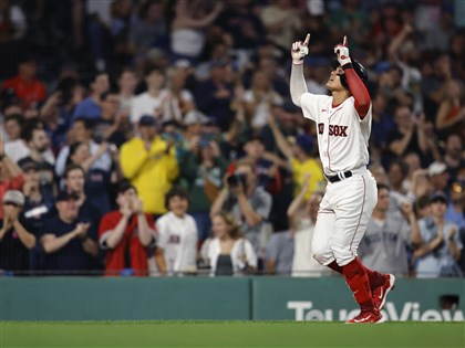 張育成本季第6轟飛越「綠色怪物」 紅襪吞敗[影]