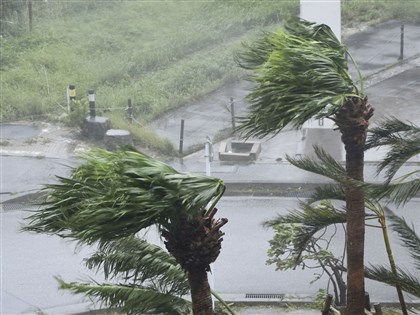 颱風卡努再襲沖繩路徑史無前例 下週可能北轉登陸九州