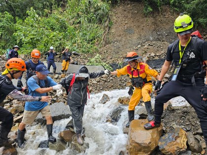 早安世界》颱風卡努豪雨重創 南投縣仍有118人受困