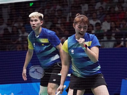 世大運羽球混雙金包銀 葉宏蔚李佳馨奪台灣第10金