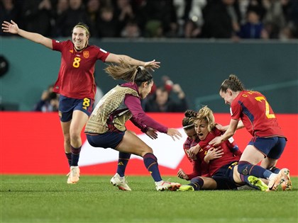 西班牙2比1擊敗瑞典 首度踢進女足世界盃冠軍賽