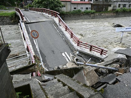 颱風蘭恩襲日釀44傷 鳥取降雨破紀錄新幹線停駛[影]